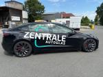 Fahrzeug Bild des Fahrers Scharpmann mit dem Fahrzeug Tesla Model 3 Performance
