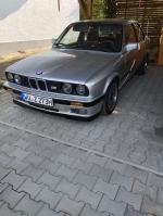 Fahrzeug Bild des Fahrers Stahl mit dem Fahrzeug BMW 320i
