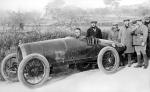 Fahrzeug Bild des Fahrers Hoebig mit dem Fahrzeug Bugatti T30