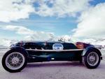 Fahrzeug Bild des Fahrers Schneider mit dem Fahrzeug Alvis Speed 25