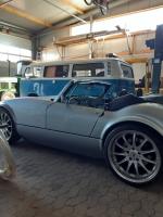 Fahrzeug Bild des Fahrers Voss mit dem Fahrzeug Wiesmann MF3