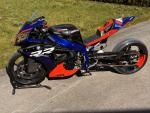 Fahrzeug Bild des Fahrers Seebacher mit dem Fahrzeug  Dragbike BMW S1000RR