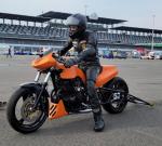 Fahrzeug Bild des Fahrers Leistner mit dem Fahrzeug  Junior Dragbike Suzuki