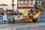 Fahrzeug Bild des Fahrers Callin mit dem Fahrzeug Top Fuel Dragster