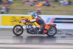 Fahrzeug Bild des Fahrers Braune mit dem Fahrzeug Junior Drag Bike
