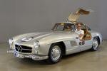 Fahrzeug Bild des Fahrers Strasser mit dem Fahrzeug Mercedes 300 SL Flügeltürer