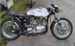 Fahrzeug Bild des Fahrers Neumeyer mit dem Fahrzeug Norton Dominator