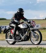Fahrzeug Bild des Fahrers Wachs mit dem Fahrzeug Norton ES2 Caferaceraufbau